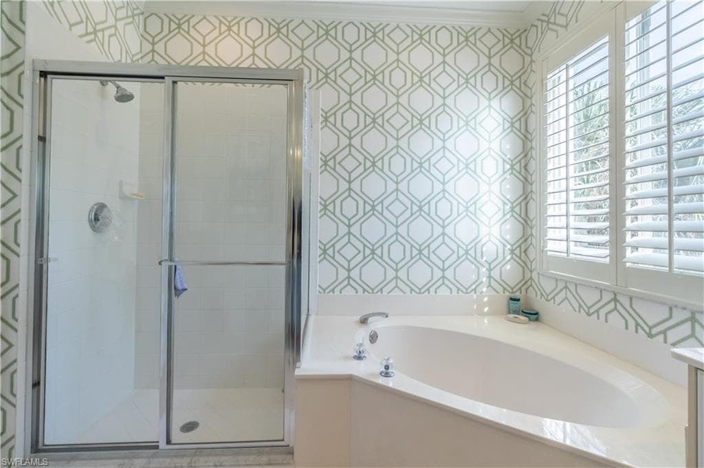 1540 Clermont Dr F204, Naples, FL 34109-16