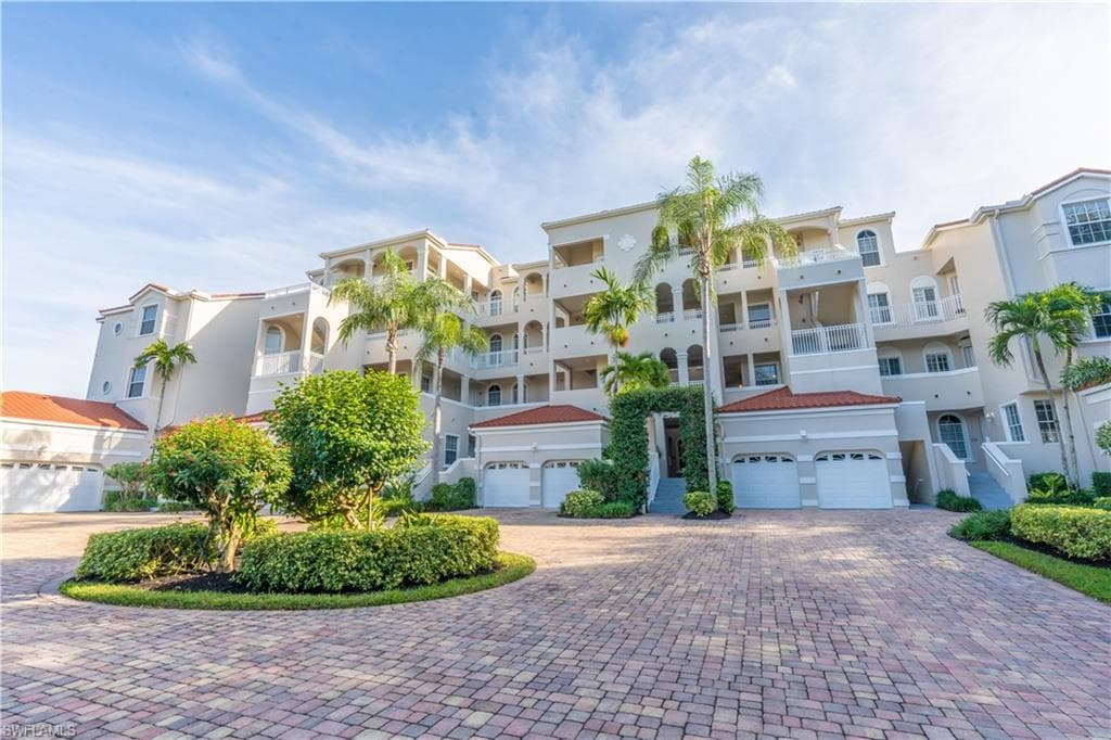 1540 Clermont Dr F204, Naples, FL 34109-29