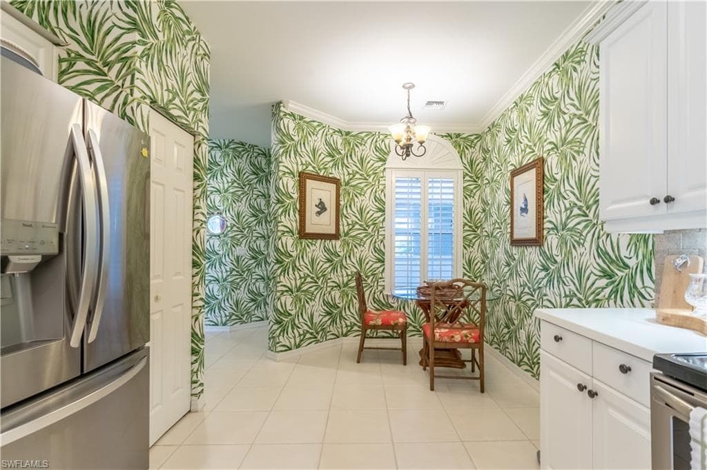 1540 Clermont Dr F204, Naples, FL 34109-5
