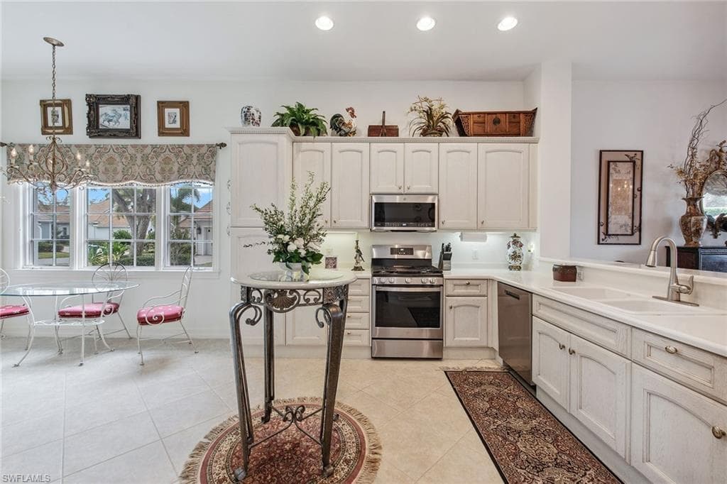 8469 Mallards Way, Naples, FL 34114-9