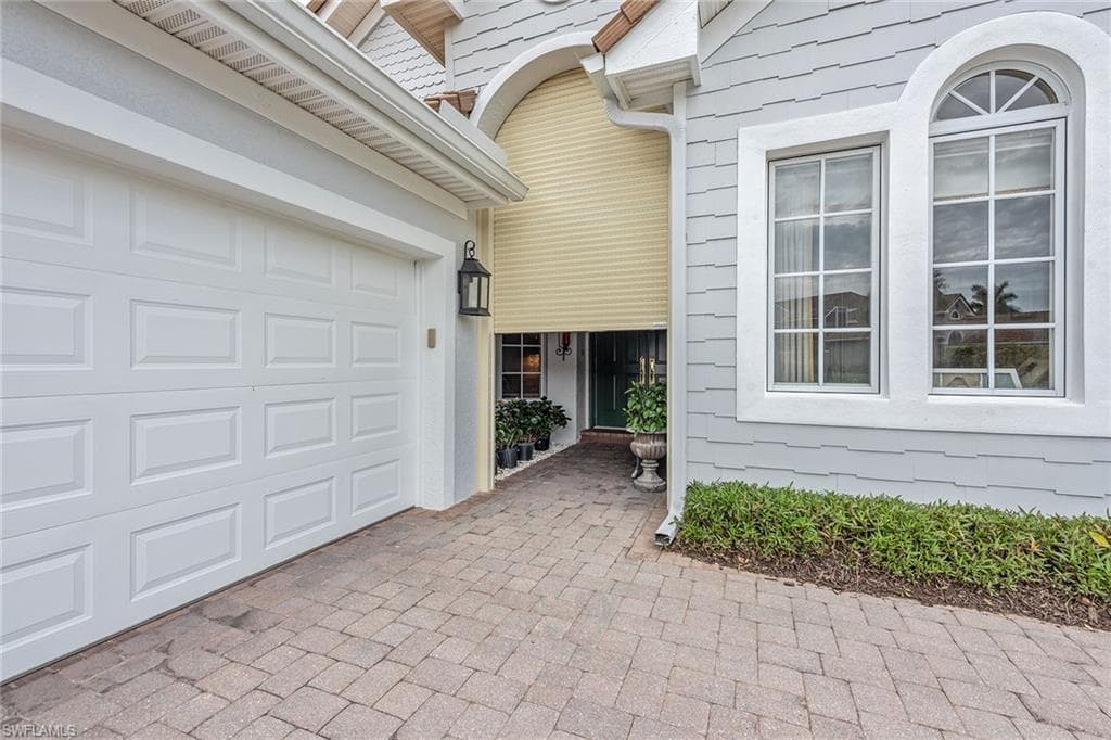 8469 Mallards Way, Naples, FL 34114-3