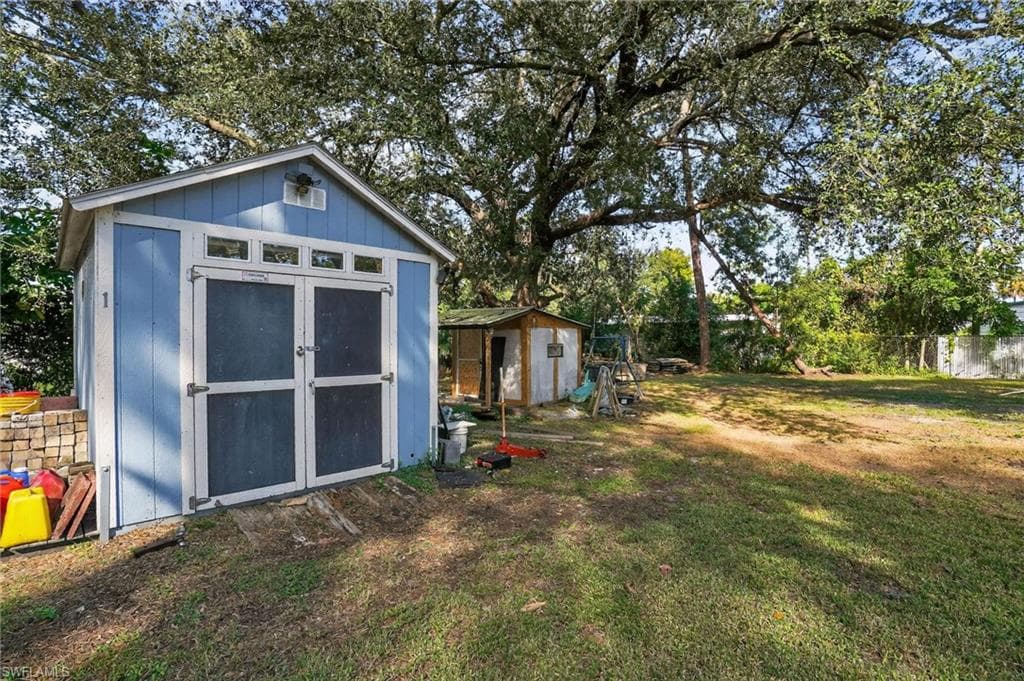 7580 Marx Dr, North Fort Myers, FL 33917-8