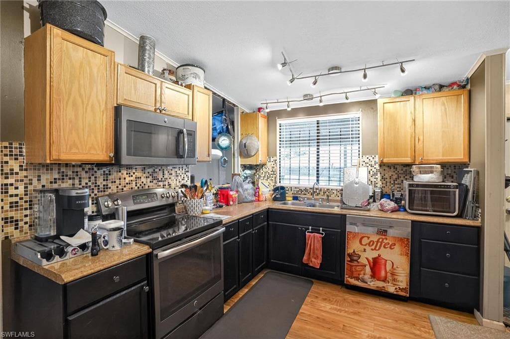 7580 Marx Dr, North Fort Myers, FL 33917-17