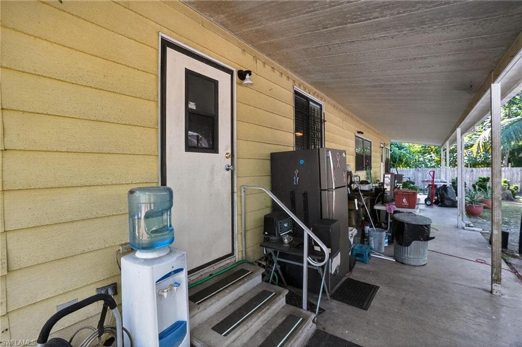 7580 Marx Dr, North Fort Myers, FL 33917-6