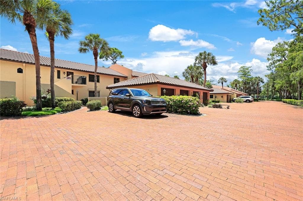 193 Albi Rd 6, Naples, FL 34112-21