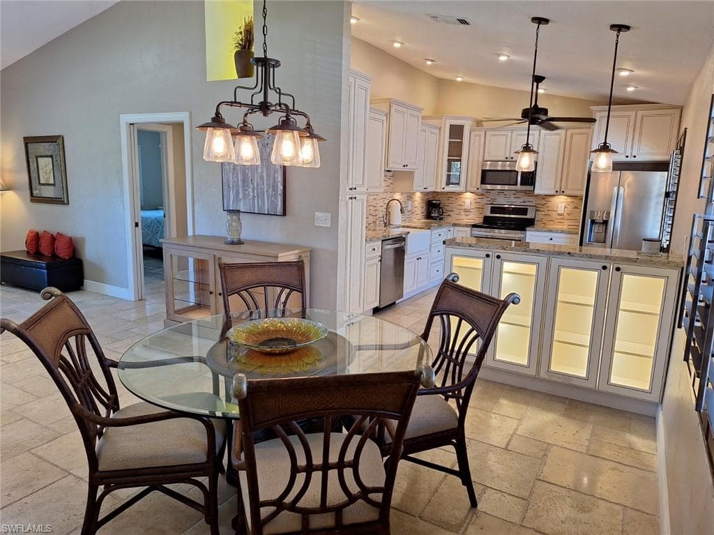 193 Albi Rd 6, Naples, FL 34112-5