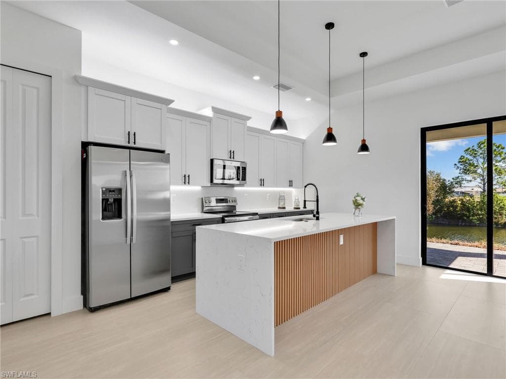 1723 7th Ave, Cape Coral, FL 33993-10