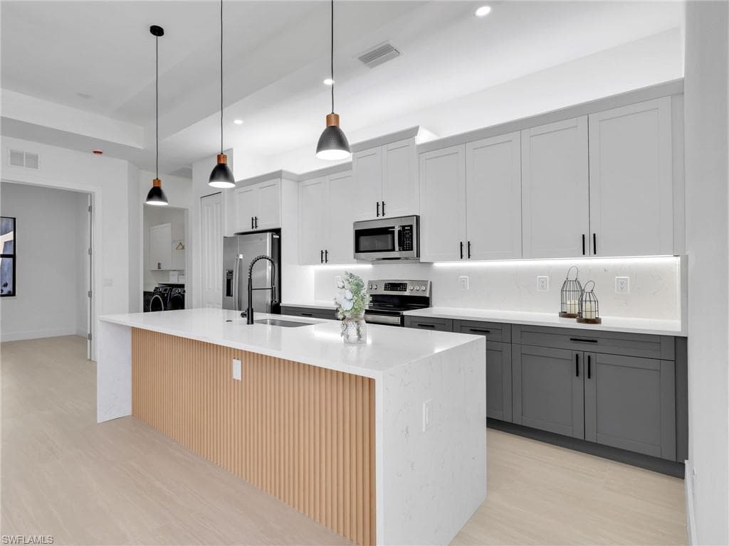 1723 7th Ave, Cape Coral, FL 33993-14