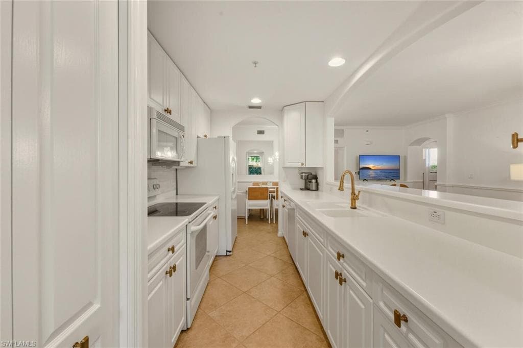 1285 Sweetwater Cv 2101, Naples, FL 34110-15