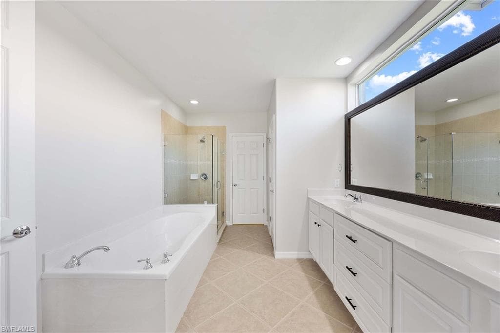 11845 Bramble Ct, Naples, FL 34120-14