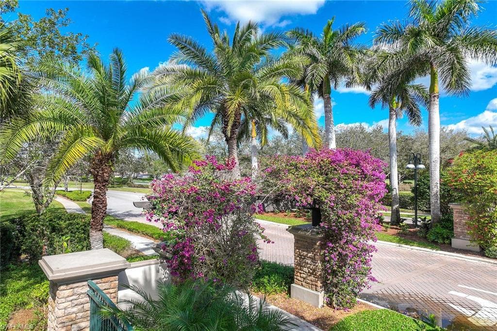 11845 Bramble Ct, Naples, FL 34120-40