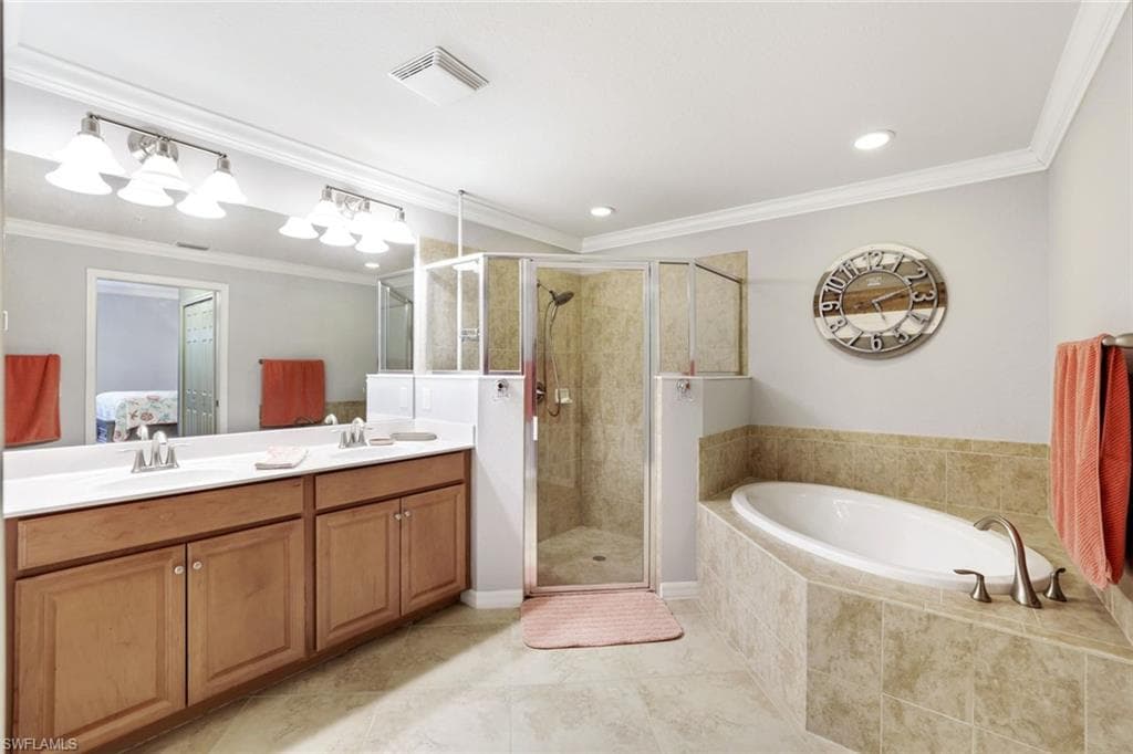 7878 Clemson St 102, Naples, FL 34104-8