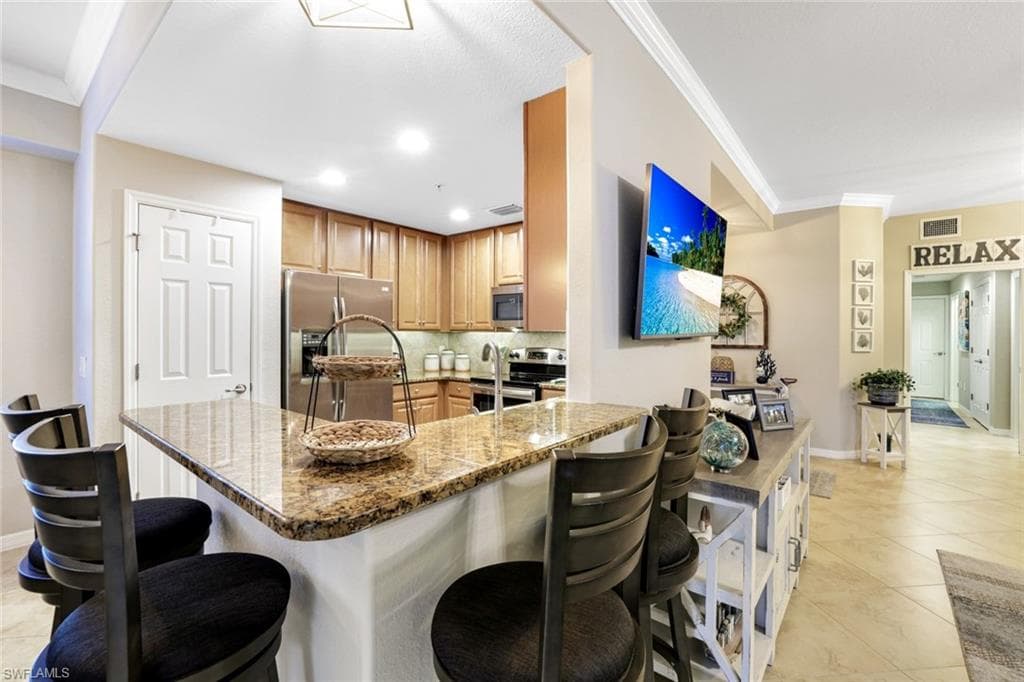 7878 Clemson St 102, Naples, FL 34104-4