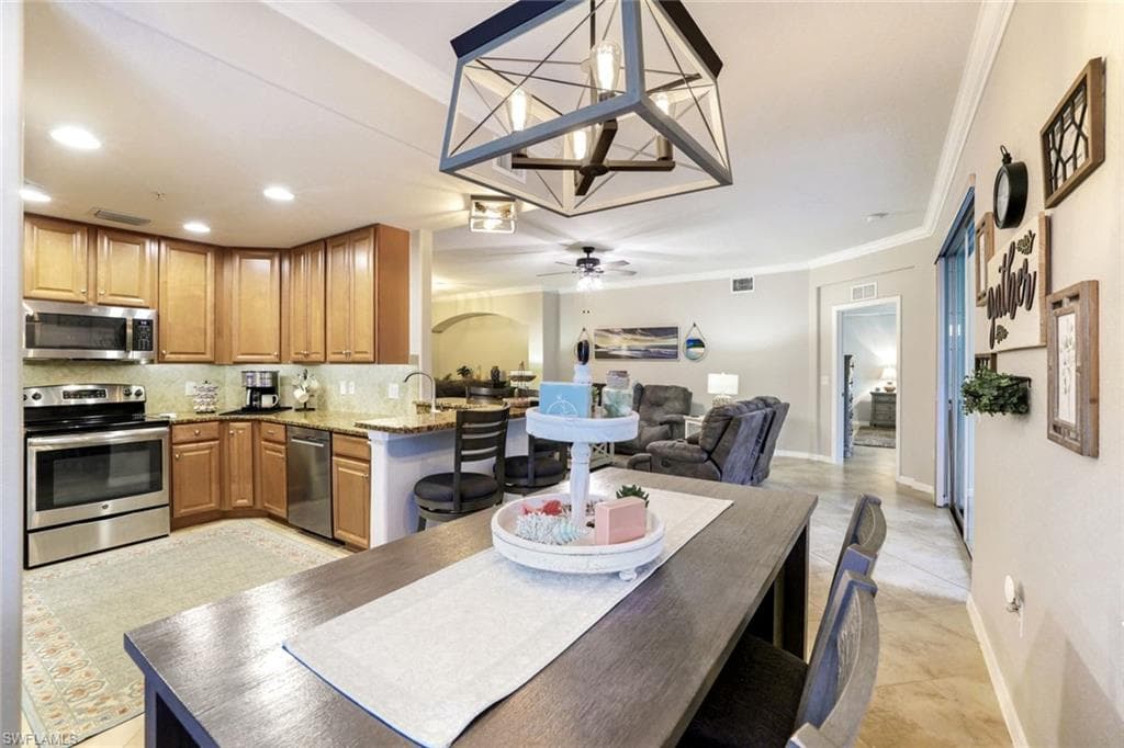 7878 Clemson St 102, Naples, FL 34104-5