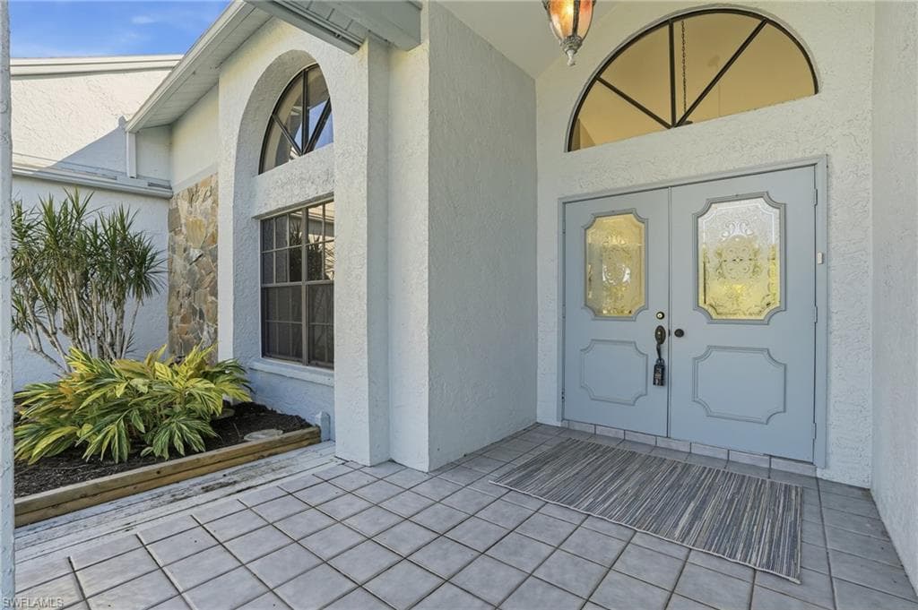 7245 Hendry Creek Dr, Fort Myers, FL 33908-8