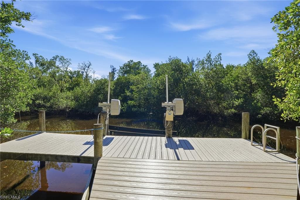 7245 Hendry Creek Dr, Fort Myers, FL 33908-4