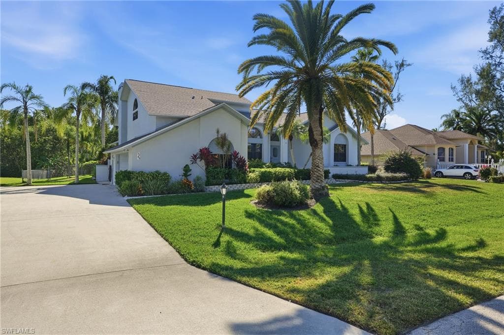 7245 Hendry Creek Dr, Fort Myers, FL 33908-7