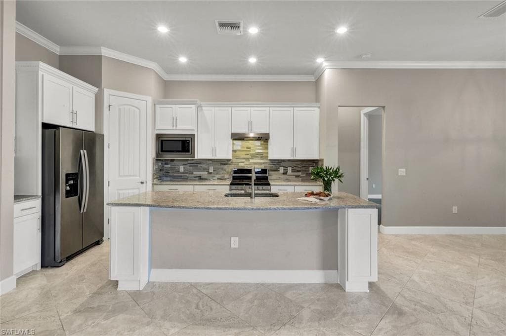 9350 Greyhawk Trl, Naples, FL 34120-11