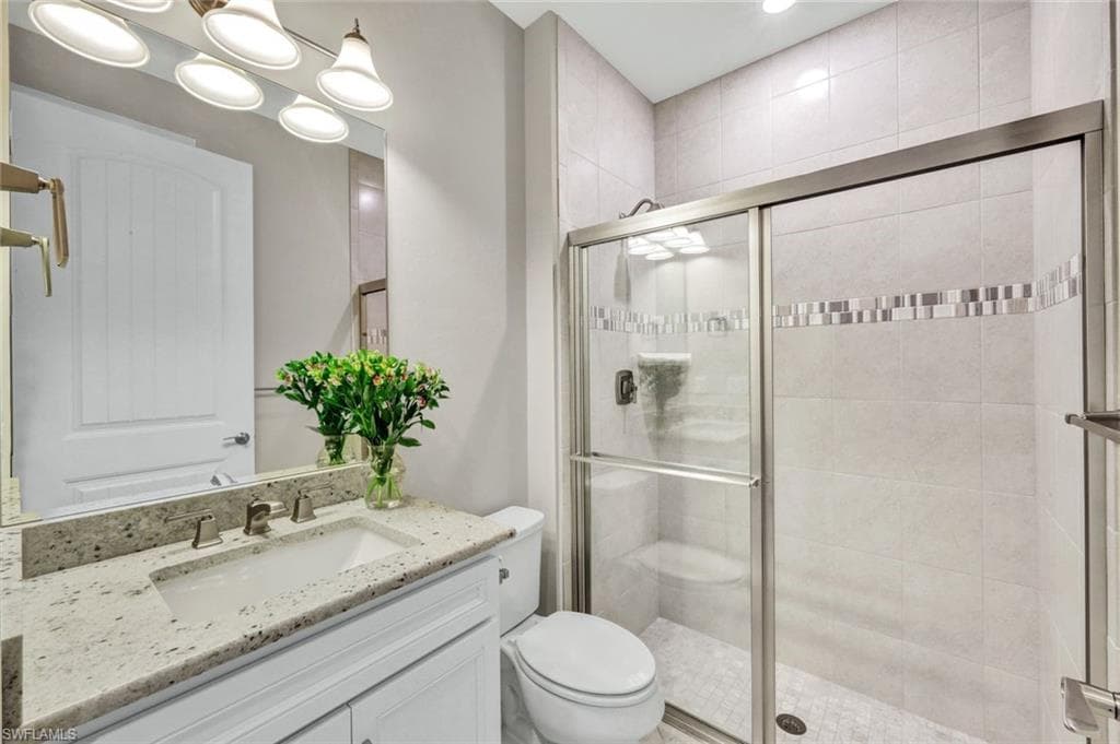 9350 Greyhawk Trl, Naples, FL 34120-18