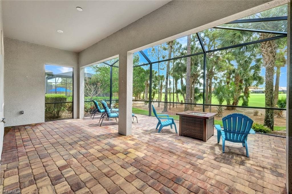 9350 Greyhawk Trl, Naples, FL 34120-24