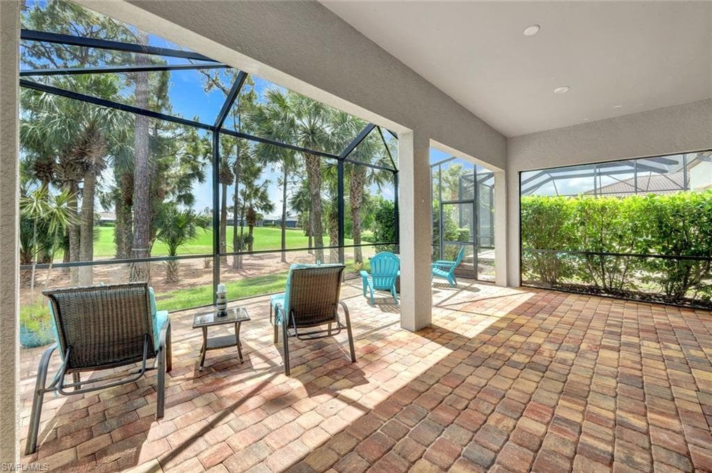 9350 Greyhawk Trl, Naples, FL 34120-25