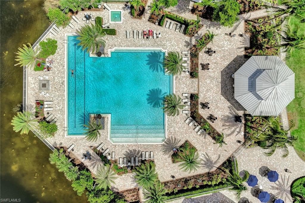 9350 Greyhawk Trl, Naples, FL 34120-29