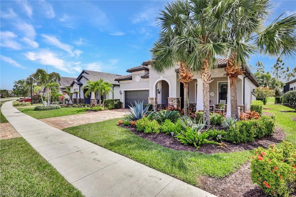 9350 Greyhawk Trl, Naples, FL 34120-4