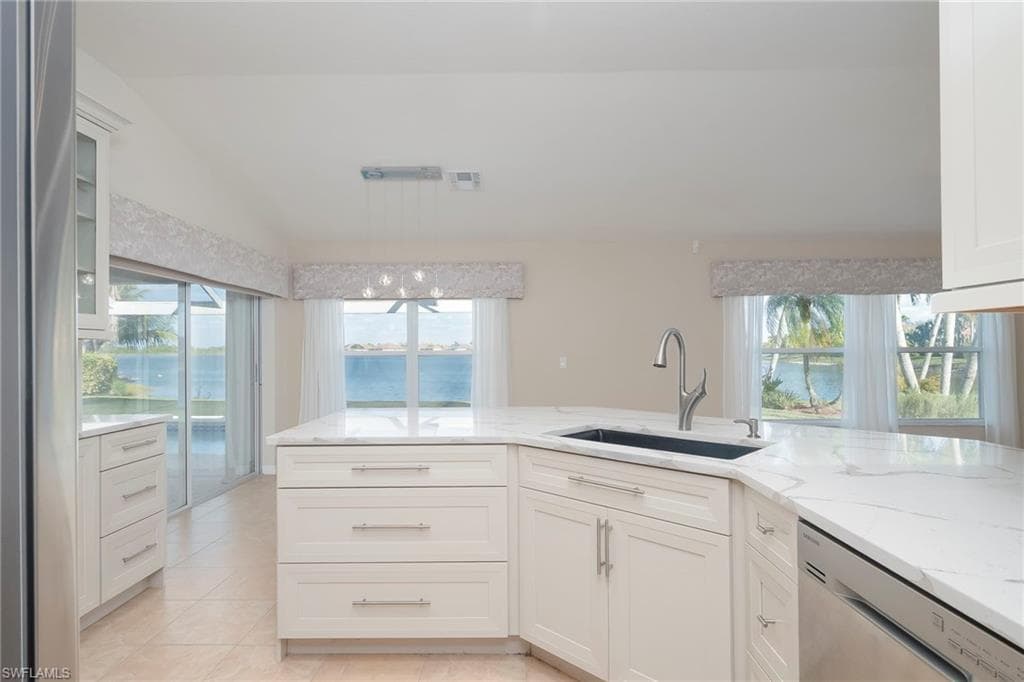 2250 Grove Dr, Naples, FL 34120-8