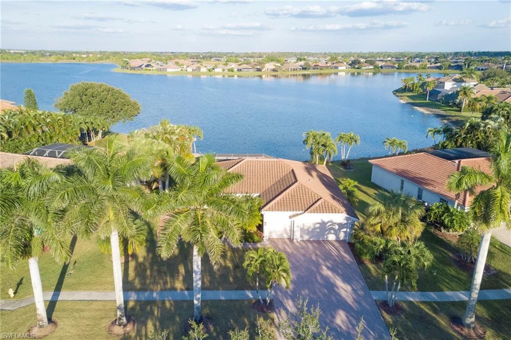 2250 Grove Dr, Naples, FL 34120-34