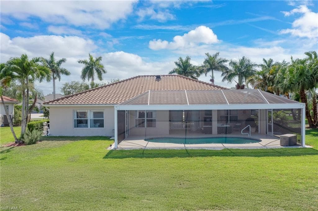 2250 Grove Dr, Naples, FL 34120-35