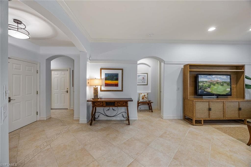 2809 Tiburon Blvd E 2, Naples, FL 34109-22