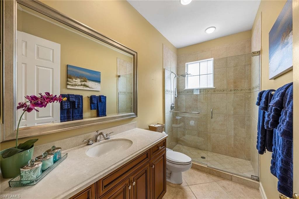 2809 Tiburon Blvd E 2, Naples, FL 34109-28