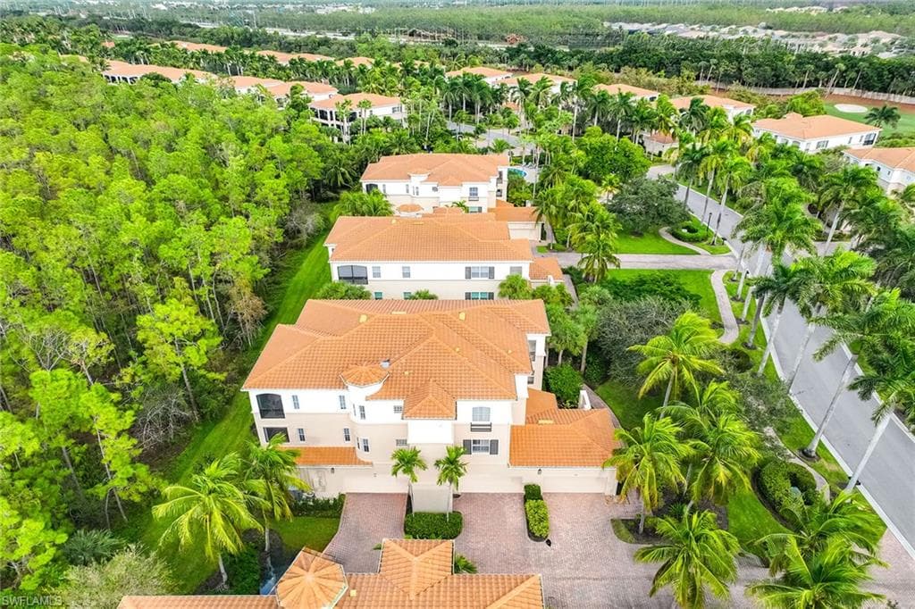 2809 Tiburon Blvd E 2, Naples, FL 34109-2