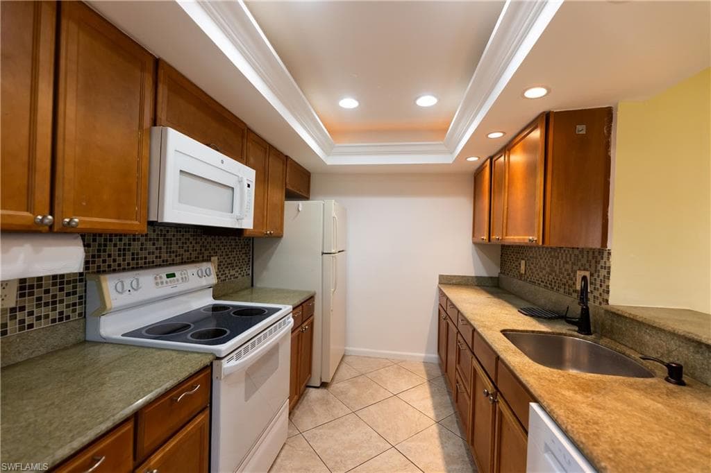 3655 Boca Ciega Dr 306, Naples, FL 34112-1