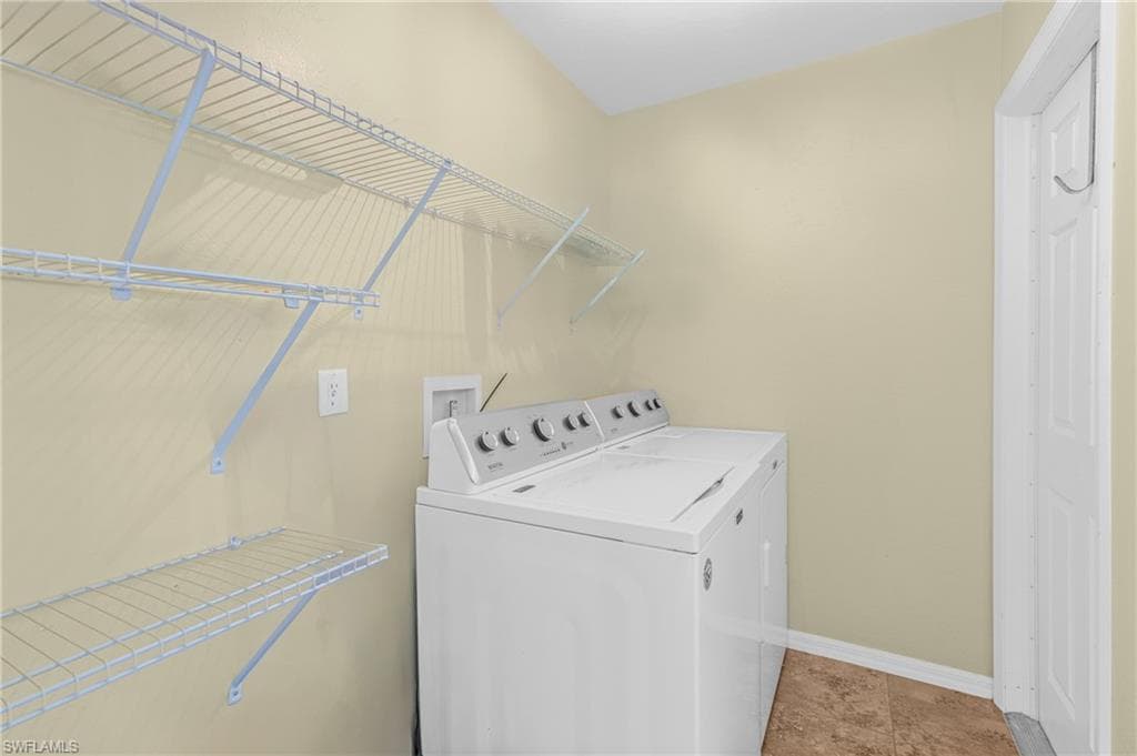 3601 Surfside Blvd, Cape Coral, FL 33914-23