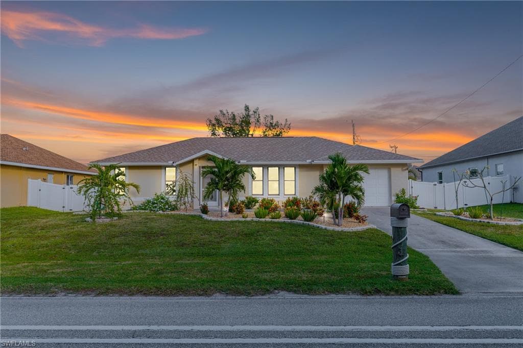 3601 Surfside Blvd, Cape Coral, FL 33914-1