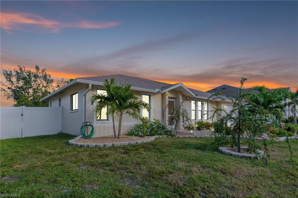 3601 Surfside Blvd, Cape Coral, FL 33914-2