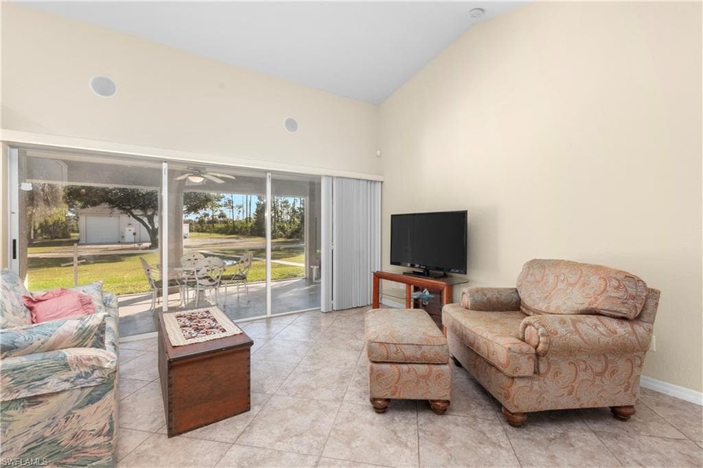 60 25th Ave NW, Naples, FL 34120-9