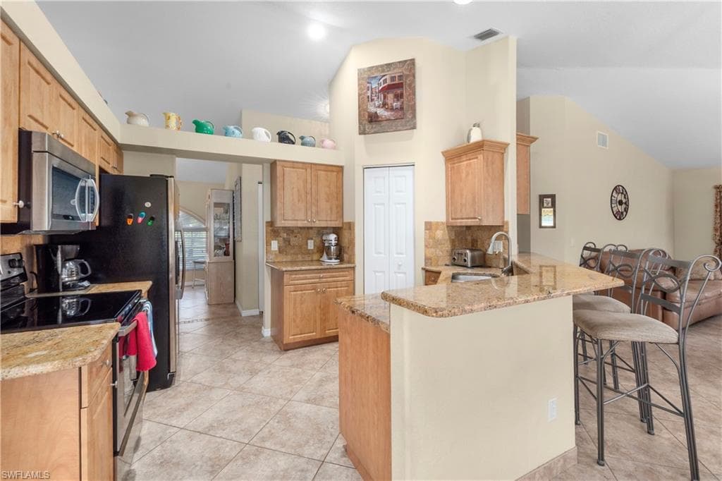 60 25th Ave NW, Naples, FL 34120-12