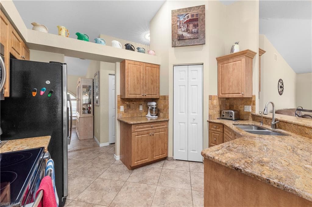 60 25th Ave NW, Naples, FL 34120-13