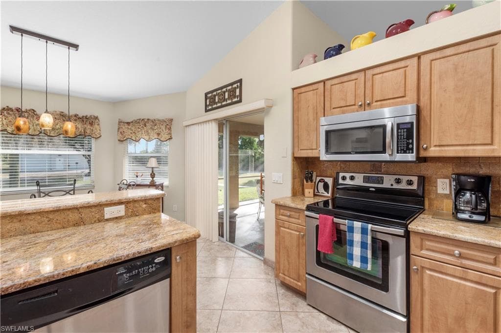 60 25th Ave NW, Naples, FL 34120-16