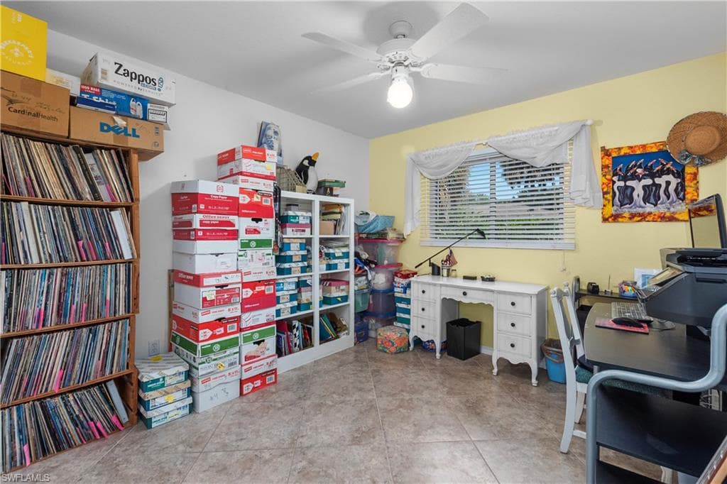 60 25th Ave NW, Naples, FL 34120-27