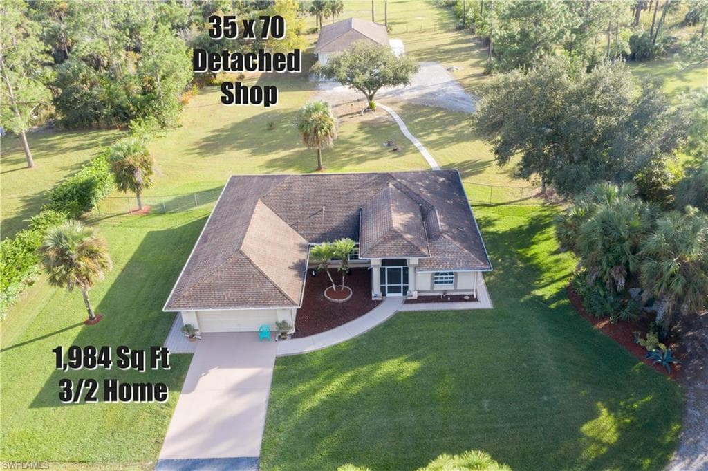 60 25th Ave NW, Naples, FL 34120-1