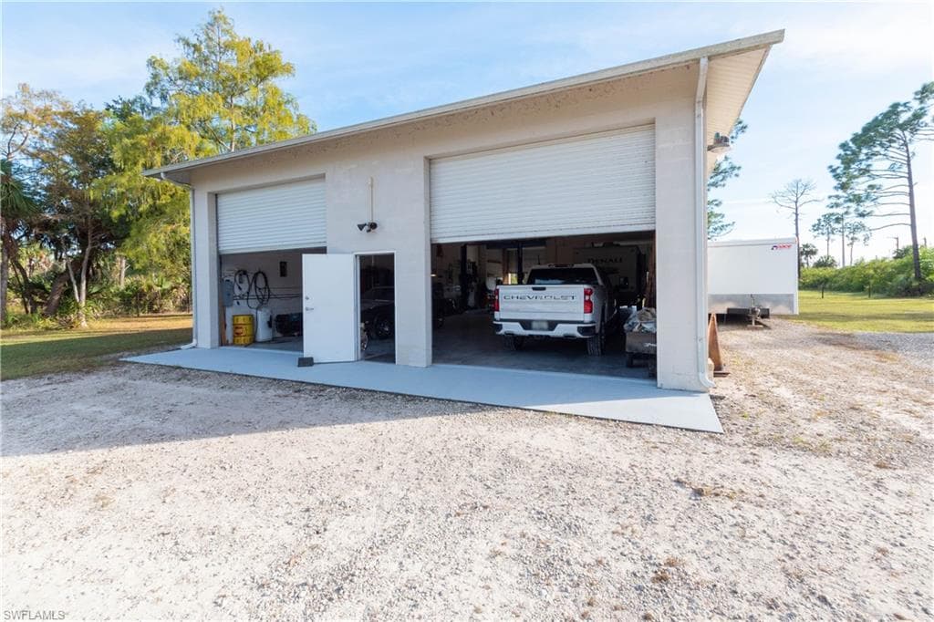 60 25th Ave NW, Naples, FL 34120-31