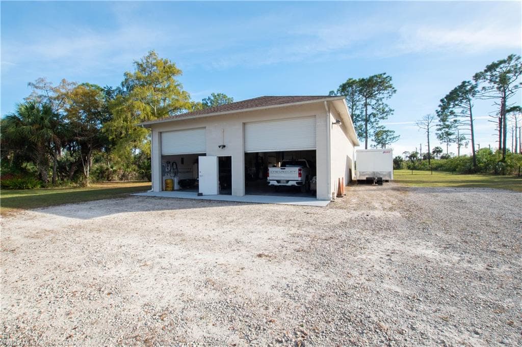 60 25th Ave NW, Naples, FL 34120-32