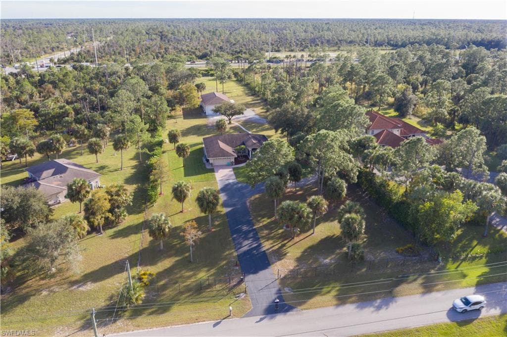 60 25th Ave NW, Naples, FL 34120-2