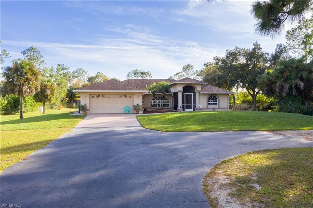 60 25th Ave NW, Naples, FL 34120-5