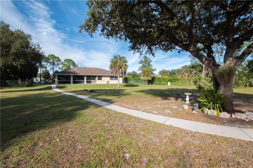 60 25th Ave NW, Naples, FL 34120-7