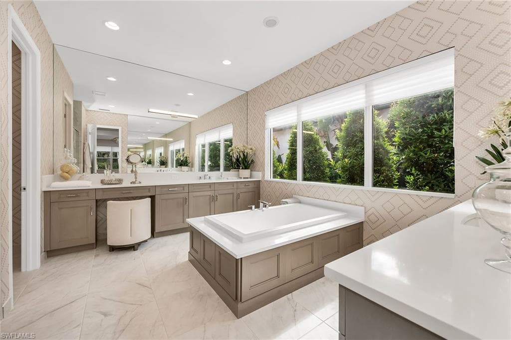 11241 Daphne Ct, Naples, FL 34120-23