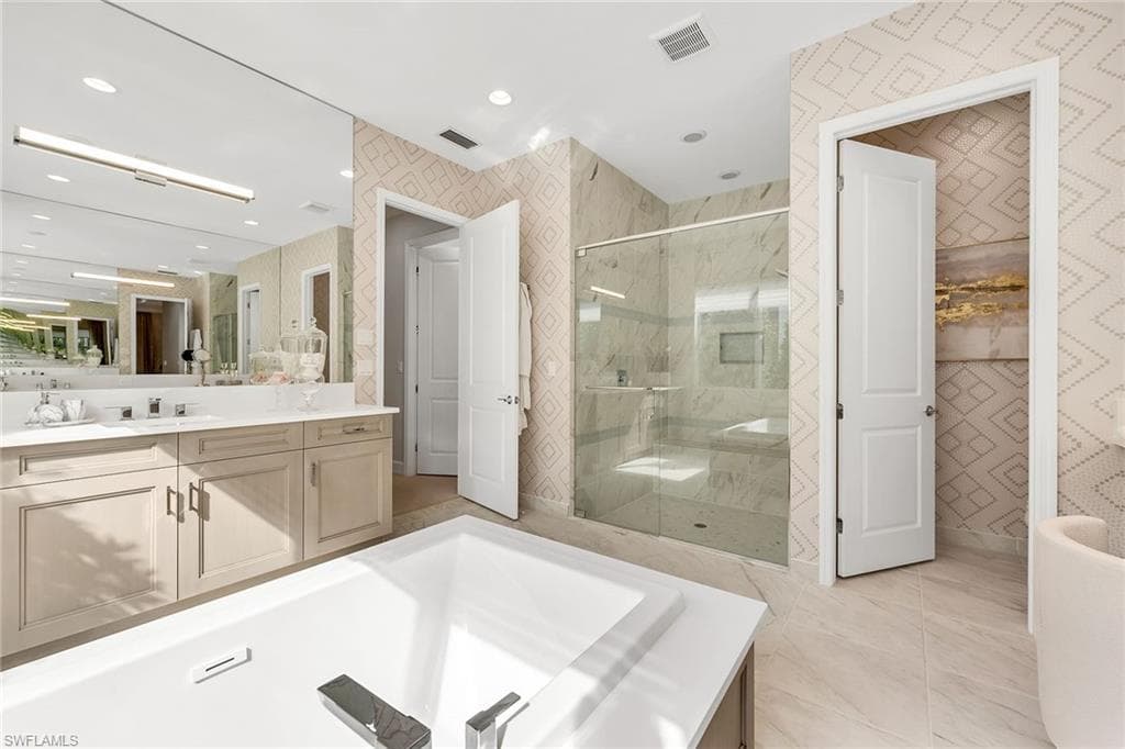 11241 Daphne Ct, Naples, FL 34120-24